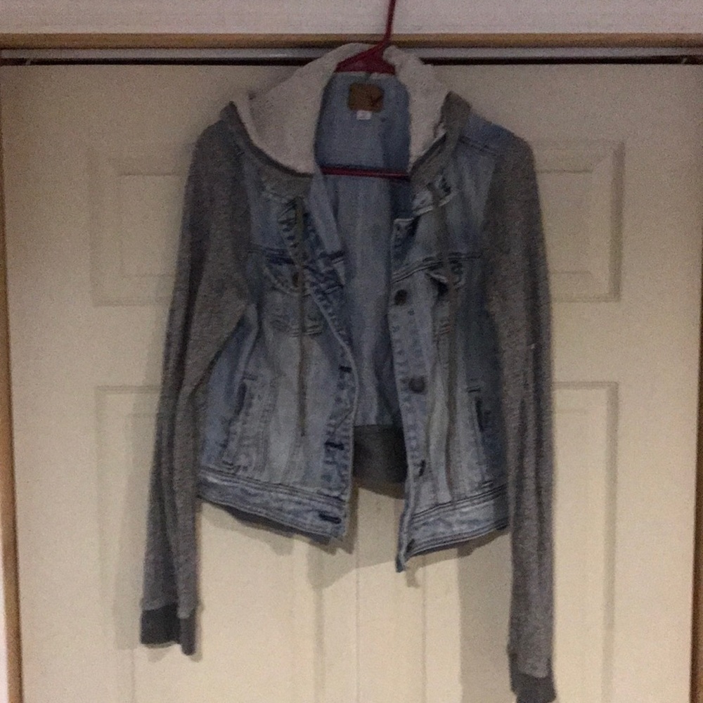 American Eagle L denim with jersey sleeves